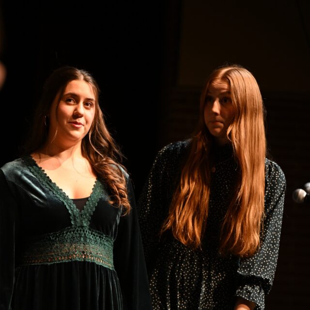 I love getting to do what I do... Getting to do my art while others are showing amazing #art is amazing! #LSE steps up over and over again! These students amaze me every time! #respect #Vocalmusic #LincolnNebraska 
#happyholidays❤️